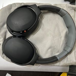 Black Skullcandy Crusher evo